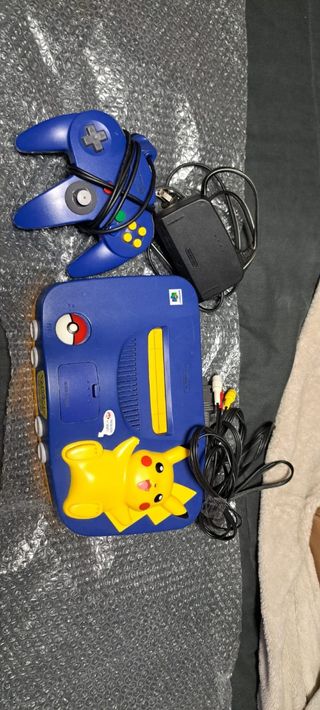 Nintendo 64 Pikachu - Blu e giallo