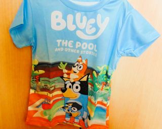 Camiseta Bluey Piscina - Disney+