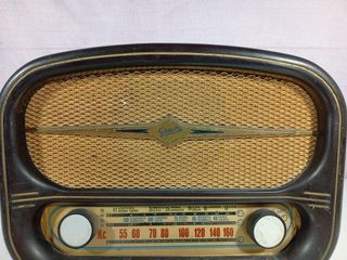 Radio antigua válvulas