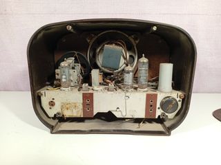 Radio antigua válvulas