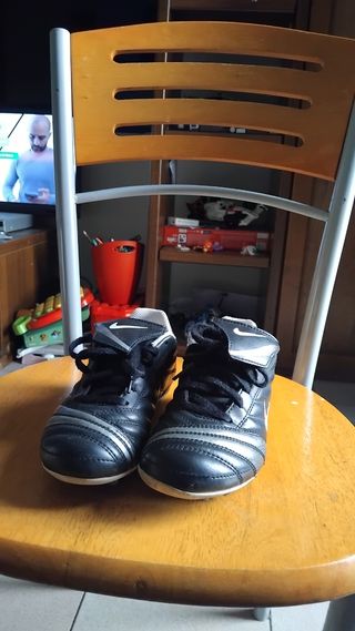 Scarpe calcio bimbo Nike tg 33