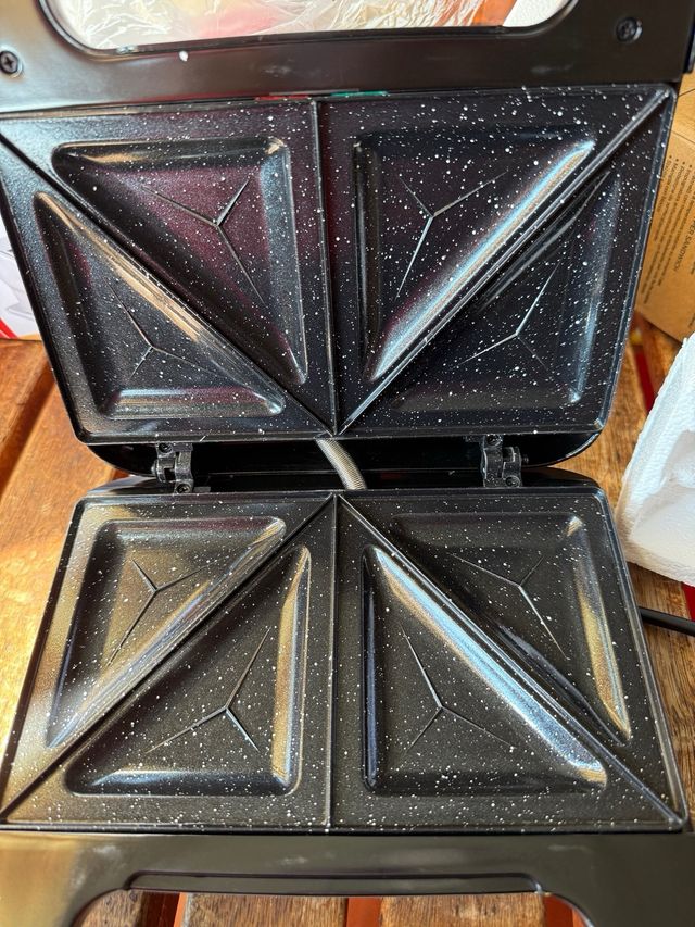 Aigostar B3020214S Sandwich Maker