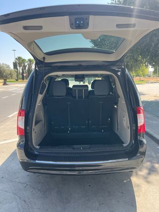 Lancia Voyager 2013