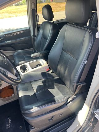Lancia Voyager 2013