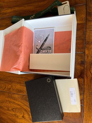 Montblanc, bolígrafo y billetera