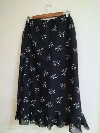 Falda midi negra floral 42/44