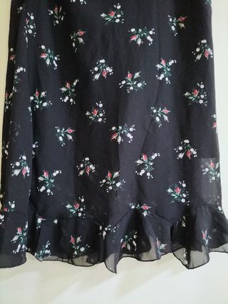 Falda midi negra floral 42/44