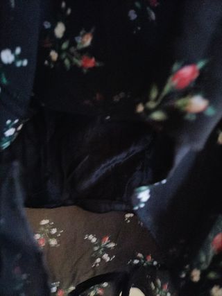 Falda midi negra floral 42/44