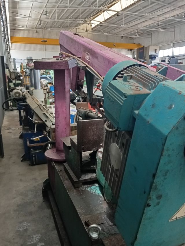 Sierra cinta semi-automática SABI usada