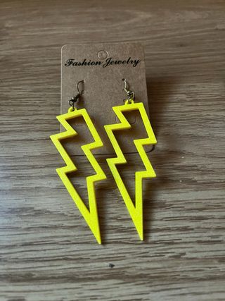 Pendientes rayo amarillo grande
