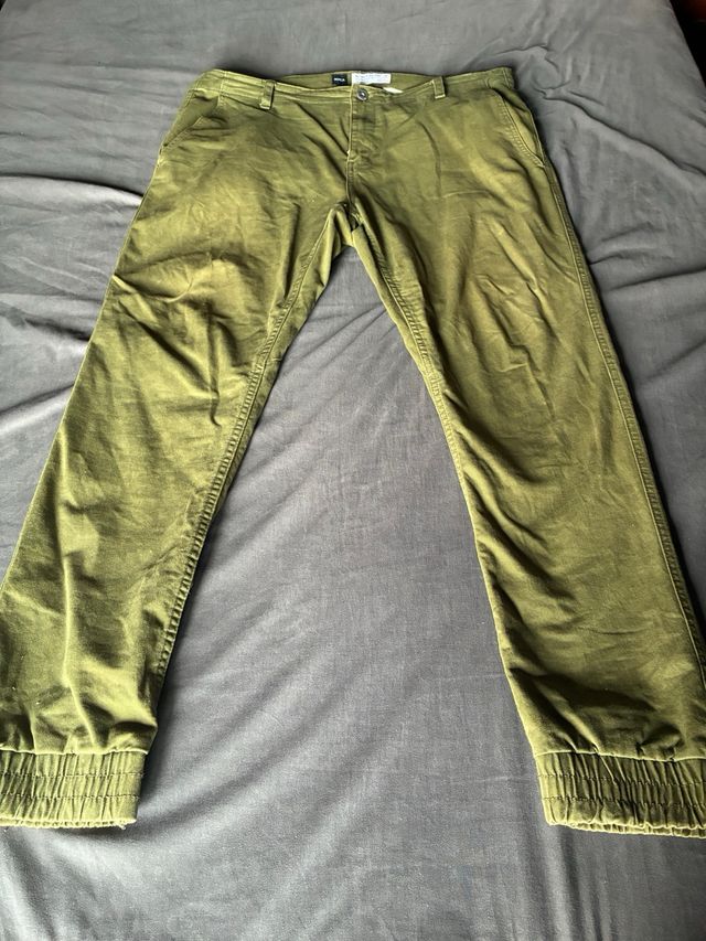 Pantalón RVCA W36. Verde Oliva.