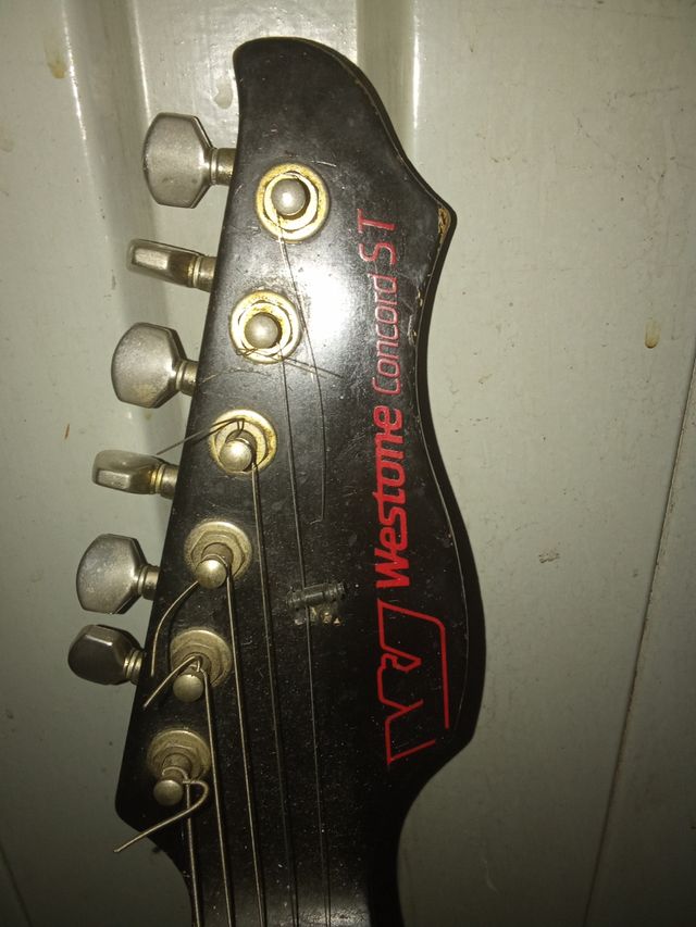 Guitarra Westone Concord + Soporte