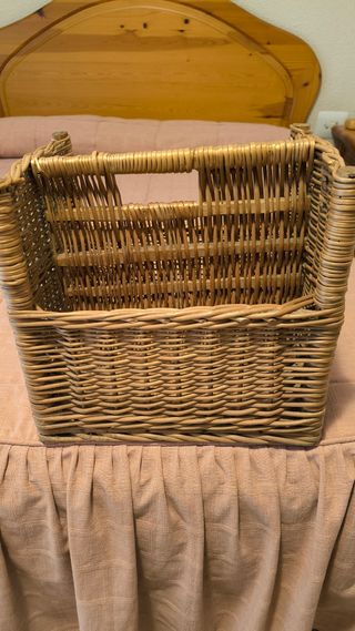 Revistero mimbre beige