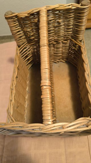 Revistero mimbre beige