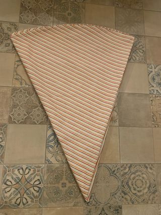 Falda mesa redonda 70cm - beige/ naranja/ rojo 