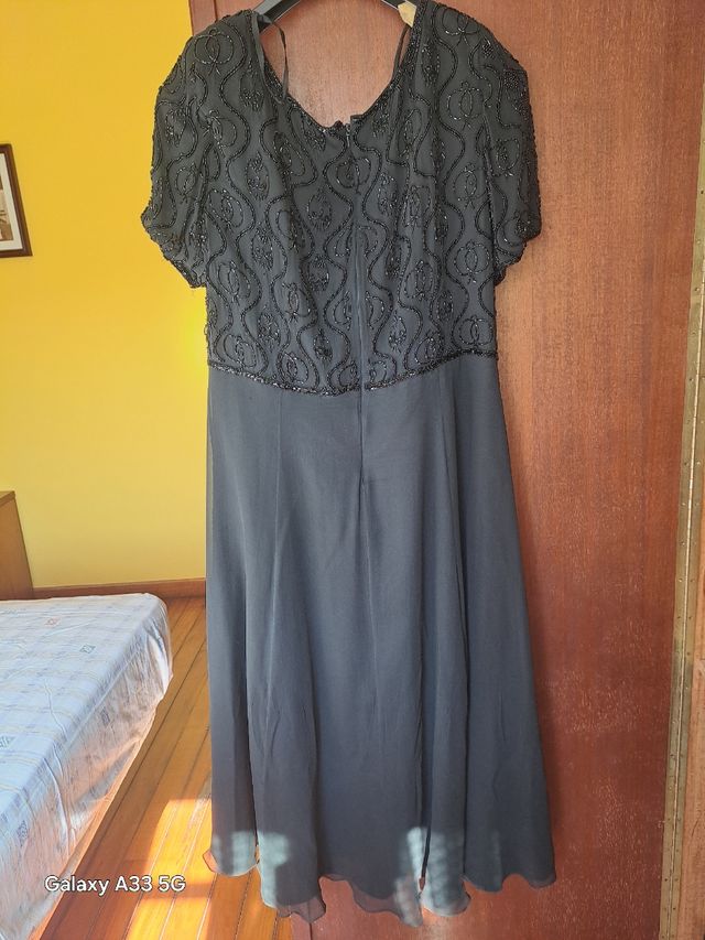 Vestido largo fiesta con parte superior en pedreri