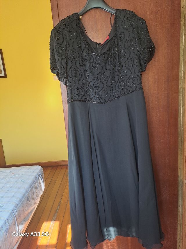 Vestido largo fiesta con parte superior en pedreri