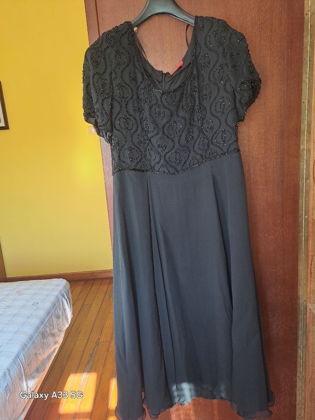 Vestido largo fiesta con parte superior en pedreri