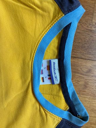 Camiseta Reebok vintage amarilla y azul