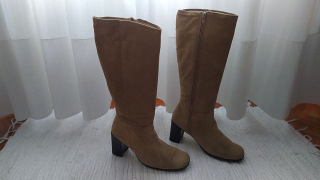 Botas altas ante beige camel tacón ancho