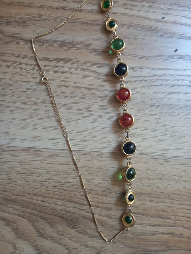 Collar vintage piedras rojas y verdes