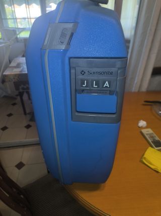 Maleta Samsonite azul rígida