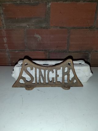 Soporte Singer hierro antiguo
