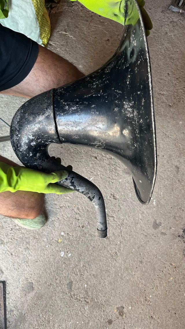 Tubo gramófono antiguo hierro policromado