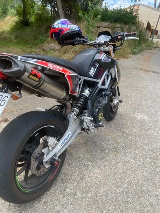 Aprilia Dorsoduro 750 -