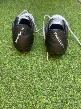Botas fútbol NIKE PHANTOM blancas
TALLA: 45