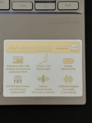 ASUS Zenbook 14X OLED, i7, 16 GB di RAM, SSD da 512 GB.