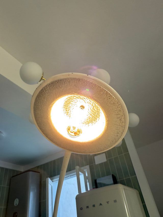 Lámpara flexo vintage blanca