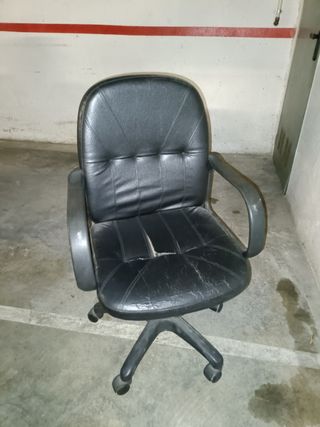 Silla oficina giratoria negra