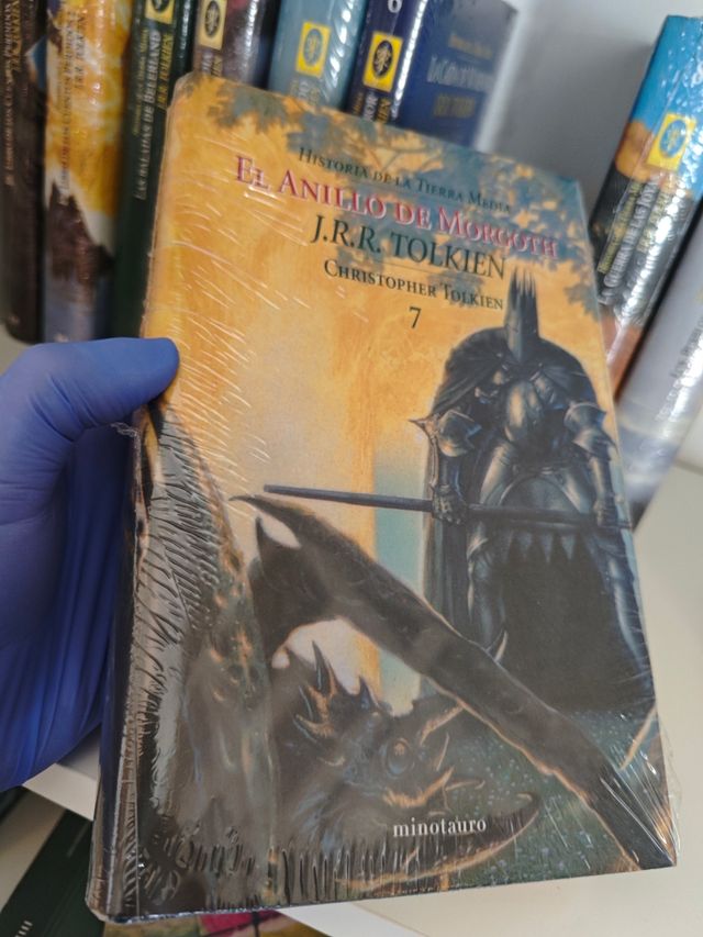 COLECCIÓN HISTORIA DE LA TIERRA MEDIA PRECINTADA