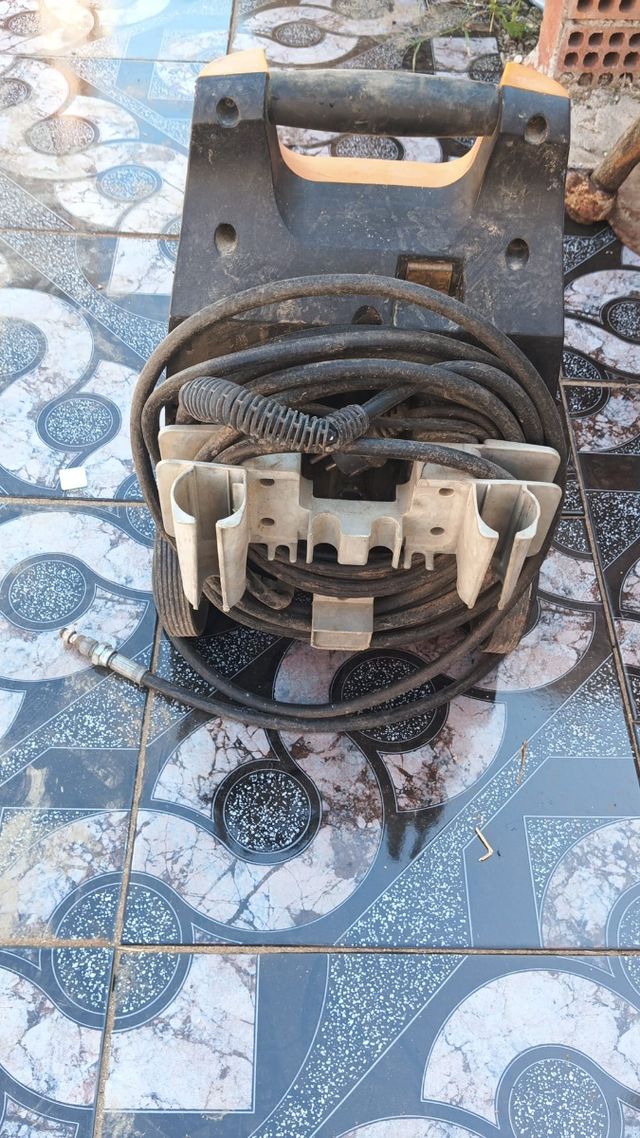 Lavadora a presión Black+Decker PW1500SP