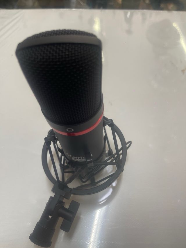 Micrófono Focusrite Scarlett Studio