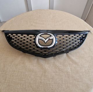 Rejilla Mazda 3 en su caja original OEM