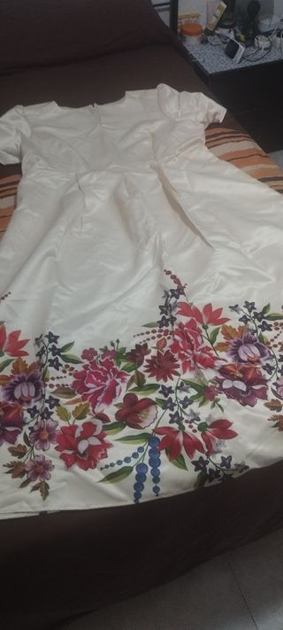 Vestido beige estampado floral