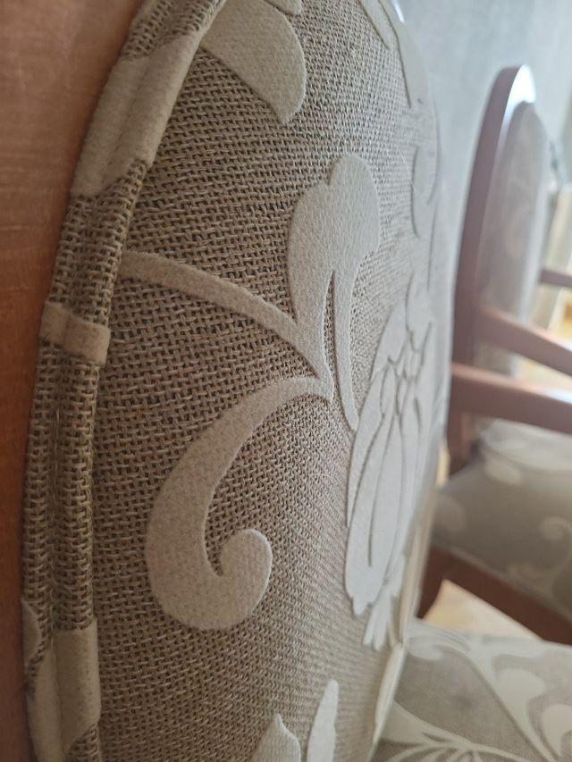 2 Sillas madera estilo clásico