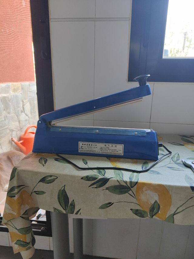 Selladora eléctrica SF-300