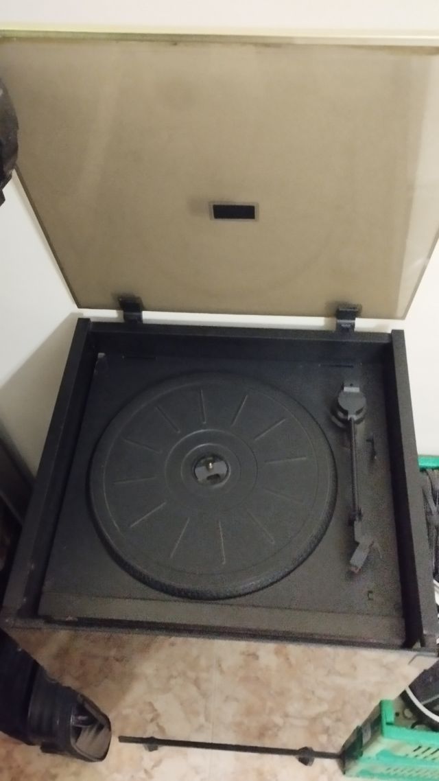 Minicadena JVC vintage con tocadiscos