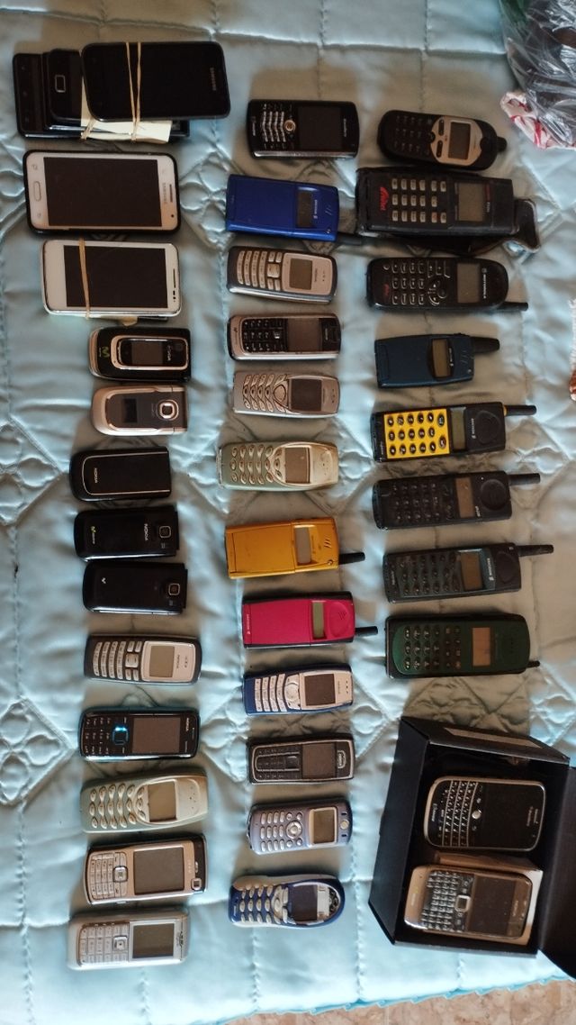 Teléfonos móviles antiguos