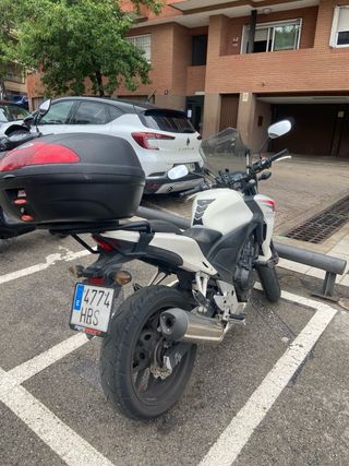 Honda CB500F - Moto blanca