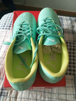 Botas fútbol Puma - Talla 43