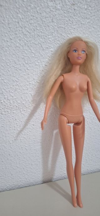 Muñeca Barbie - rubia. Marca Simba