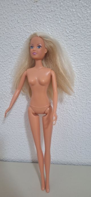 Muñeca Barbie - rubia. Marca Simba