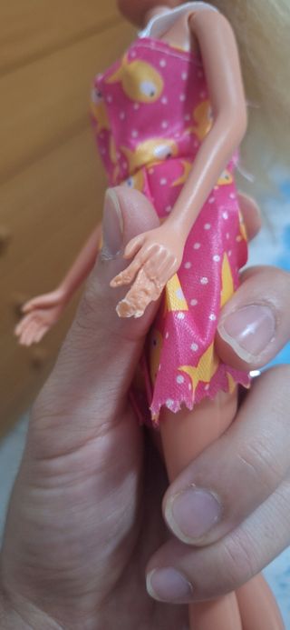 Muñeca Barbie - rubia. Marca Simba