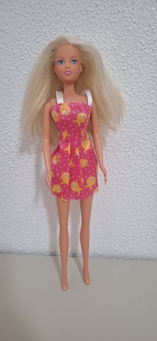 Muñeca Barbie - rubia. Marca Simba