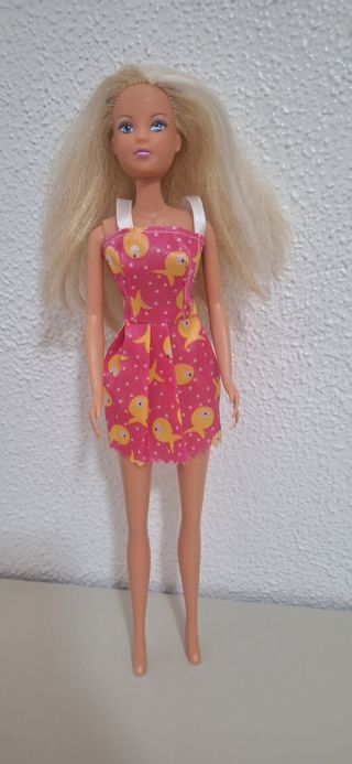 Muñeca Barbie - rubia. Marca Simba