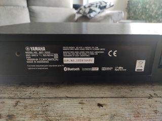 Yamaha YRT-1000 - Proyector/Barra sonido